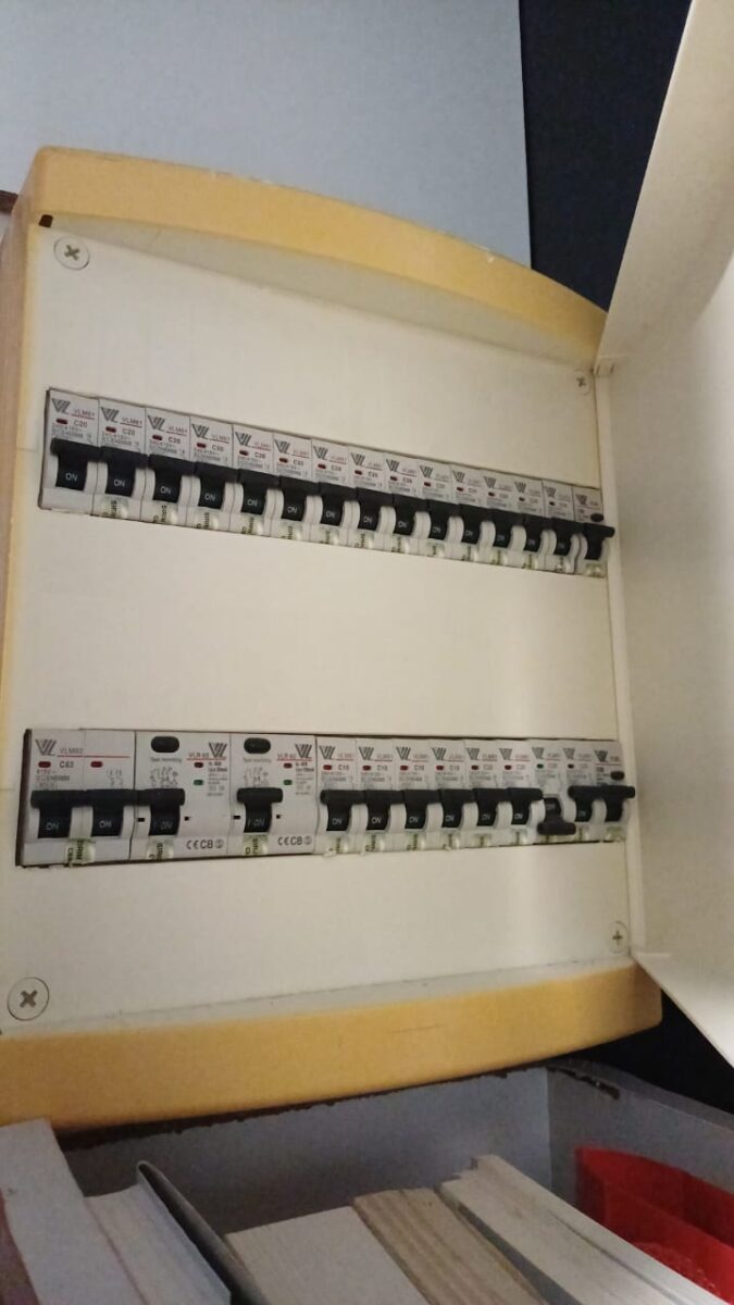Pendawaian Elektrik Rumah Ada Short Circuit? Jangan Ambil Mudah