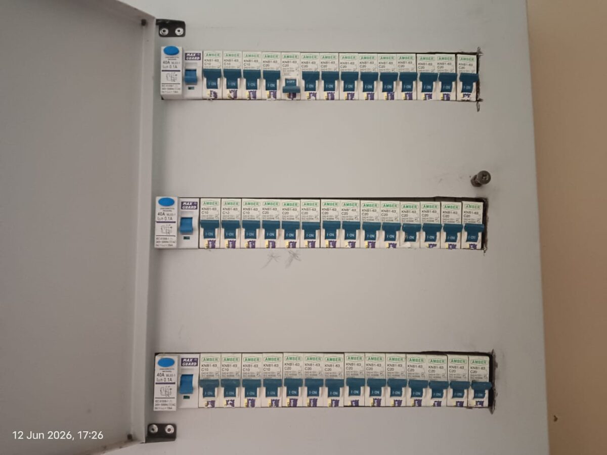 Suis Elektrik Trip Dan Tak Boleh Naikkan Semula