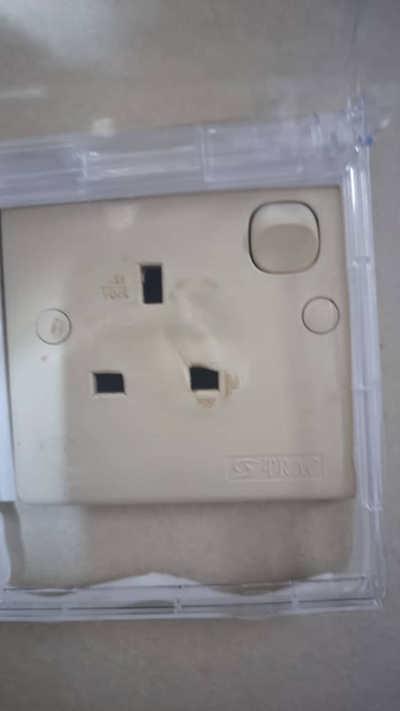 Suis Rumah Ada Spark dan Tak Boleh Off?